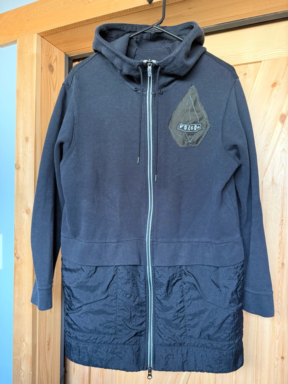 Nike Black Full‑Zip Hooded Sweatshirt with Patch Detail